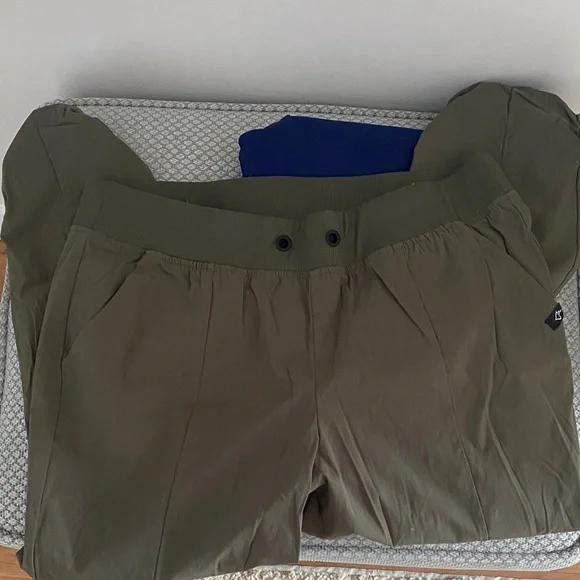 Torrid Happy Camper Capri Ricki’s Stretch Pants Ladies Clothes - Picture 4 of 8